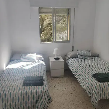 Apartamento Amplio Junto A La Playa Victoria