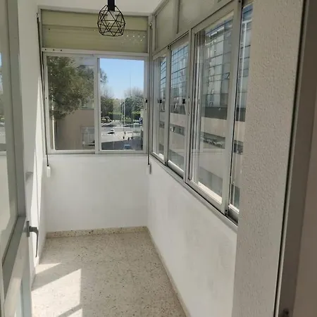 Amplio Junto A La Playa Victoria