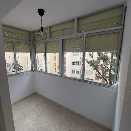 Amplio Junto A La Playa Victoria Apartment *