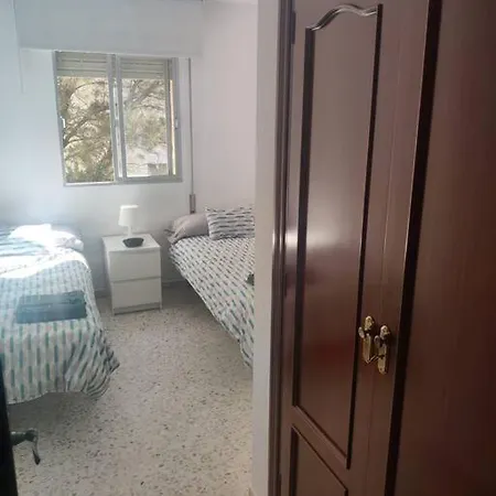 Amplio Junto A La Playa Victoria Apartamento *