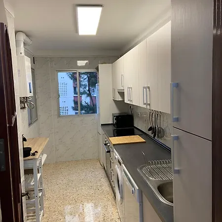 Amplio Junto A La Playa Victoria Cádis