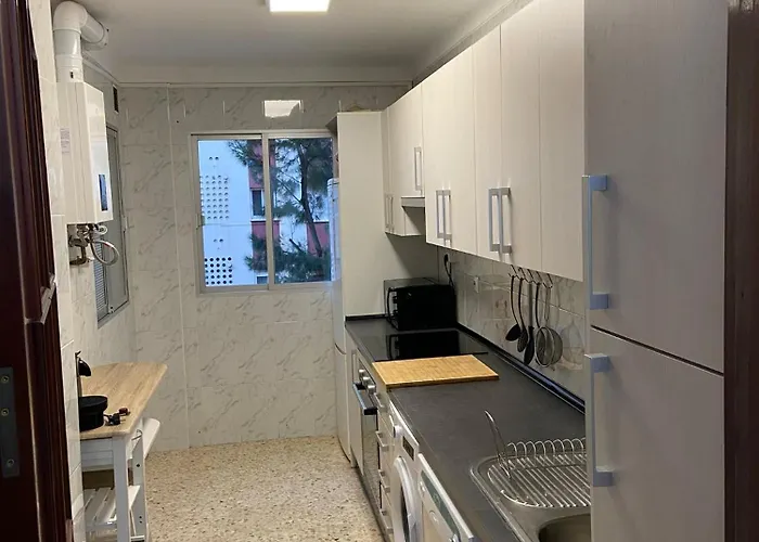 Amplio Junto A La Playa Victoria Cádiz