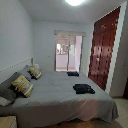 Amplio Junto A La Playa Victoria Daire